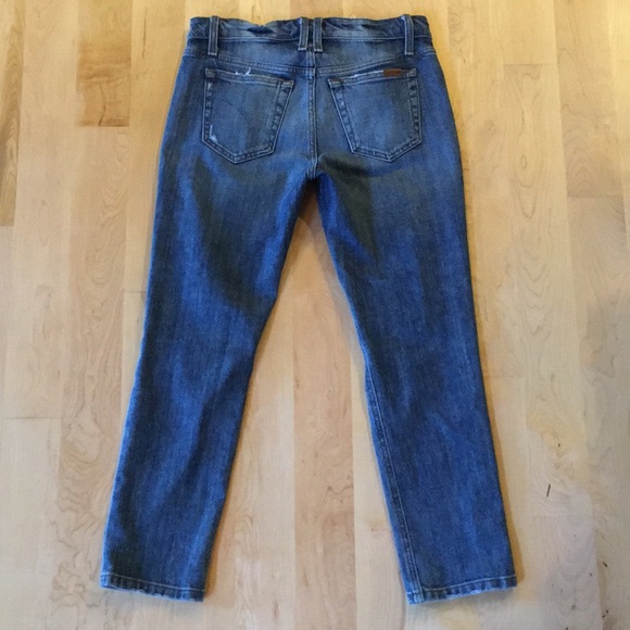 Gessa Slouched Slim Leg Distressed Jeans - Picture 10 of 15